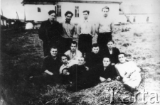 Polacy uwolnieni z łagr&oacute;w.