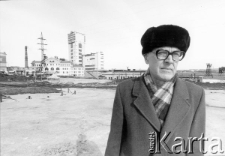 Paweł Iwanowicz Niegrietow, więzień polityczny łagr&oacute;w Workuty w latach 1945-55 na tle dawnej kopalni nr 40 (obecnie Workutinskaja), w kt&oacute;rej pracował przez 9 lat.