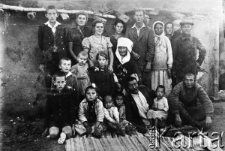 Polacy deportowani do ZSRR, wraz z tubylcami-Kazachami.