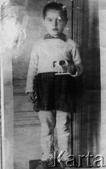 Halina Tekień w ostatnim dniu pobytu w Polskim Domu Dziecka w Szwarysze. Tego dnia została zabrana przez przybraną matkę-Rosjankę.