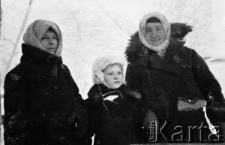 Zima w mołotowskiej "Centrali" (1941/1942). Aniela Najwer, Ewa Najwer, Janina Kaczorowska.
