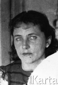 Zofia Wandurska; zima 1943 - zdjęcie z powt&oacute;rnej sowieckiej "paszportyzacji".