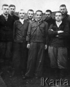 "266 kilometr"; pierwszy od prawej Zdzisław Brzozowski, drugi Wacław Skawiński, trzeci od lewej Czajkowski.