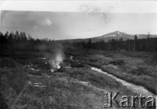 Krajobraz Kołymy. Podpis na odwrocie: "Kołymska szosa - 26 km od Magadanu".