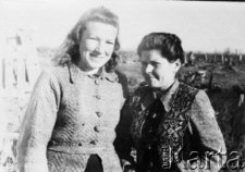 Irena Olizar (z lewej) i Anna Jurkanis na zesłaniu.