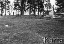 Półwysep Swietlica, miejsce pochówku Polaków oraz żołnierzy Armii Czerwonej zmałych od ran.