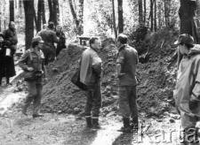 Początek prac ekshumacyjnych.