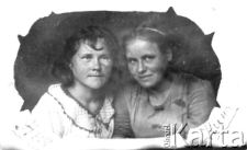 Anna Sacała deportowana do ZSRR, na zdjęciu z koleżanką Jańcią.