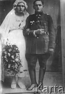 Fotografia ślubna Józefa Podolskiego (zamordowany w Starobielsku) i Zofii Osieckiej.