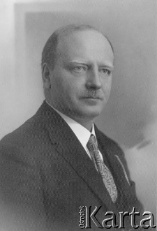 Zdzisław Garbusiński, absolwent Wydziału Prawa UJ (1910, doktorat 1912), żołnierz Legionów, w II RP radny miejski i sędzia Sądu Powiatowego w Białej Krakowskiej (do 1932), następnie Prezes Sądu Okręgowego w Nowym Sączu, aresztowany przez władze sowieckie w m. Hołyń, zamordowany w 1940 na Ukrainie