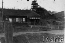 Kopalnia węgla na Arkachale, na zdjęciu budynek, w którym pracowała przy ładowaniu akumulatorów Helena Kasjan.