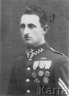 Jan Barkowski, podoficer KOP z placówki w Korcu, aresztowany przez NKWD we wrześniu 1939 r., zaginął. Na zdjęciu w mundurze z przypiętymi orderami.
