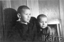 Bracia Edmund i Tadeusz Weberowie, synowie polskich zesłańców - pierwsze dzieci urodzone podczas zsyłki.