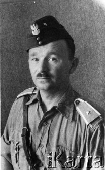 Portret Wawrzyńca Zgajewskiego w mundurze żołnierza armii gen. Andersa; zdjęcie z lat 1942-43.