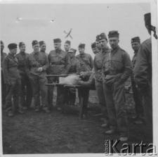 Ćwiczenia wojskowe - zaznaczony krzyżykiem ppor. Stefan Frąckowiak (ur. 1901); zamordowany w Katyniu.