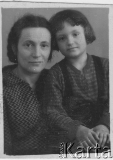 Jadwiga Zawadzka z córką podczas zesłania.