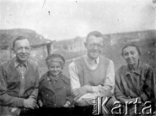 Zdjęcia Polak&oacute;w represjonowanych na terenie byłego ZSRR