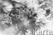 Zdjęcia Polak&oacute;w represjonowanych na terenie byłego ZSRR