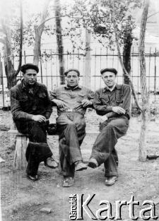 Zdjęcia Polak&oacute;w represjonowanych na terenie byłego ZSRR